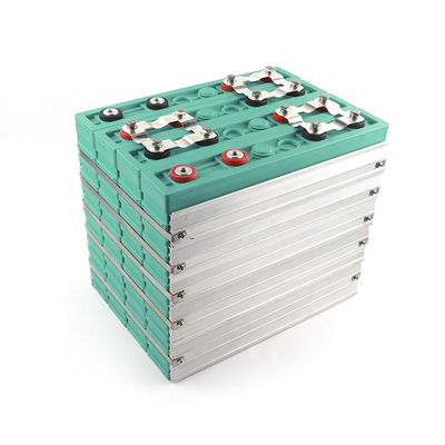 Guter Preis Quadrat-wieder aufladbares Lithium Ion Battery Pack 300ah 12volt online